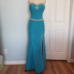 Wow! "Elsa" Style Turquise Beaded Gown, 12